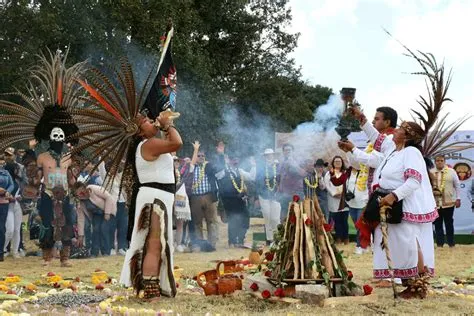 El Fuego Nuevo: Un Cambio Religioso Radical Que Transformó la Sociedad Maya del Siglo XI