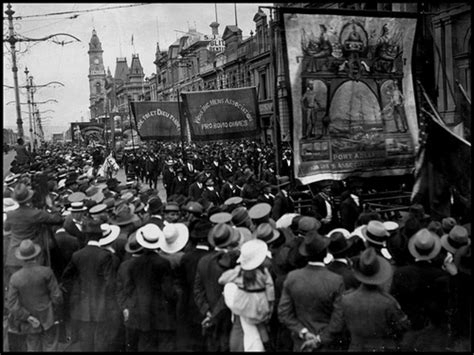 La Revuelta de la seda de Lyon: Una protesta textil que sacudió el mundo de la moda y desafió los límites del poder real.